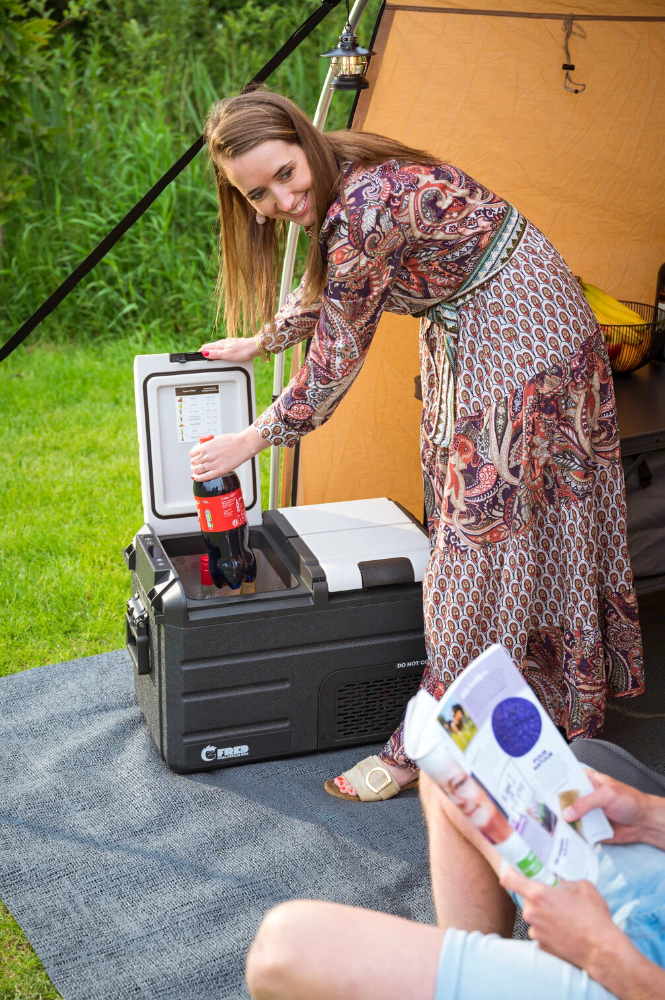 Miniatuur van Eurom Double Fred elektrische koel en vriesbox met 230V en 12/24V adapter inhoud 38 liter (388046)