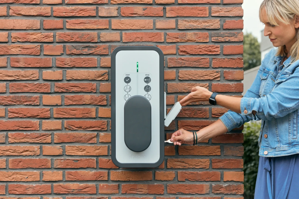 Miniatuur van Hager Witty Start laadstation type 2 (11-22kW) met sleutelschakelaar - wit (XEV1K11T2)