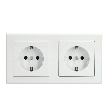 Merten dubbel stopcontact met randaarde, kinderbeveiliging en afdekplaat - M-Smart actief wit (MEG2328-1425)