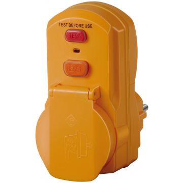 BRENNENSTUHL veiligheidsdapter aardlekschakelaar 230V 30mA 3500W IP54 oranje (1290660)