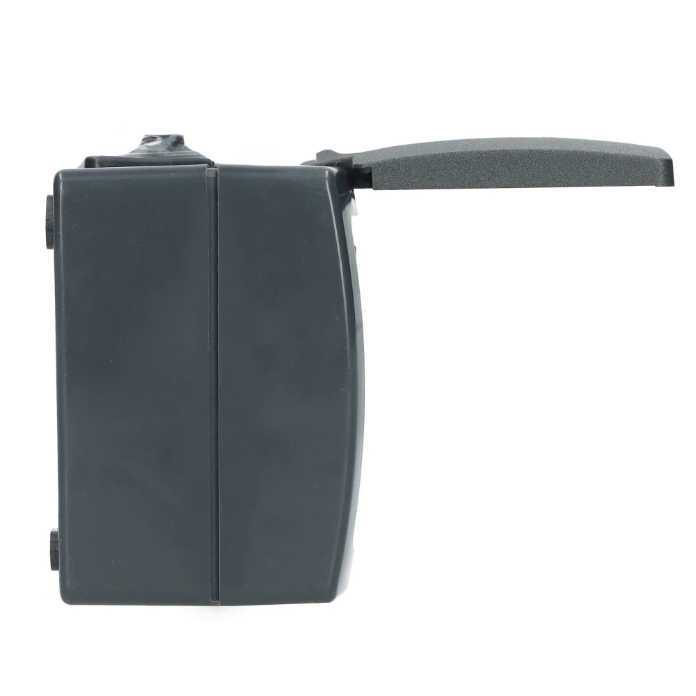 Zijaanzicht van het Kopp NAUTIC opbouw stopcontact – spatwaterdicht IP44 model met randaarde