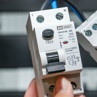 Wat is een aardlekautomaat?